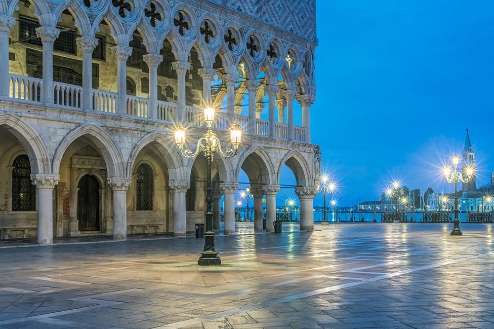 Italy-Venice Doges Palace at dawn